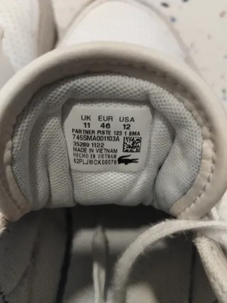 Zapatillas Lacoste Beige y Blancas