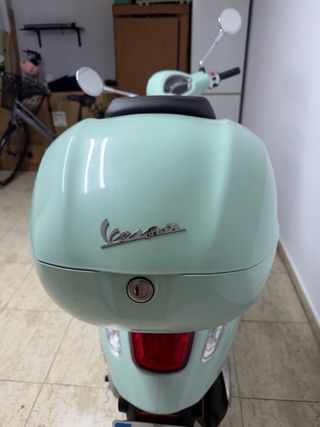 Vespa Primavera 125 Scooter