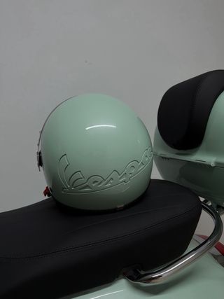 Vespa Primavera 125 Scooter