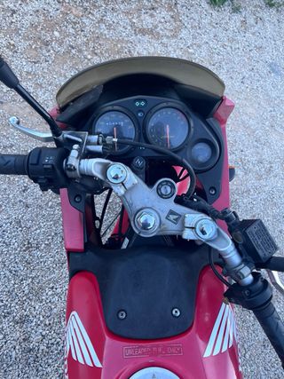 Honda CBR 125R Roja