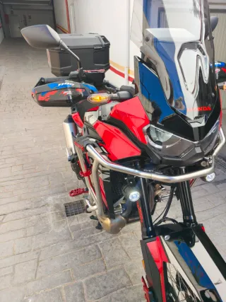 Honda África Twin Roja