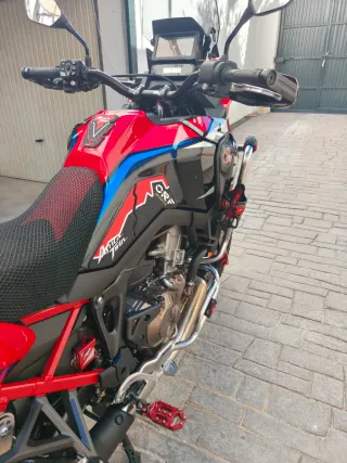 Honda África Twin Roja