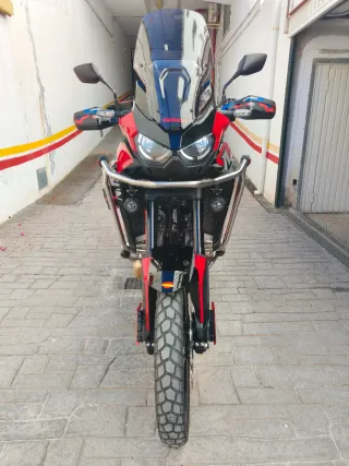 Honda África Twin Roja