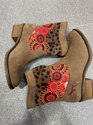 Botines Desigual Marrones 39