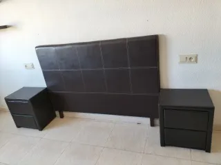 Cabecero  para cama de 1,35/150 y mesitas polipiel
