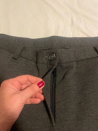 Pantalón recto elástico gris