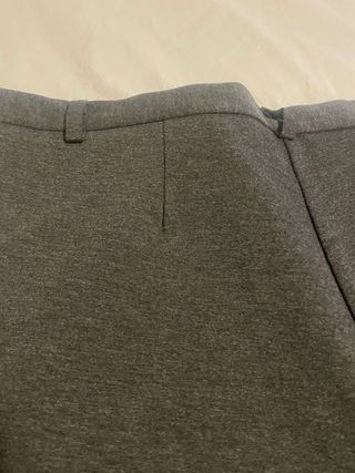 Pantalón recto elástico gris