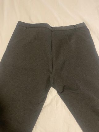 Pantalón recto elástico gris