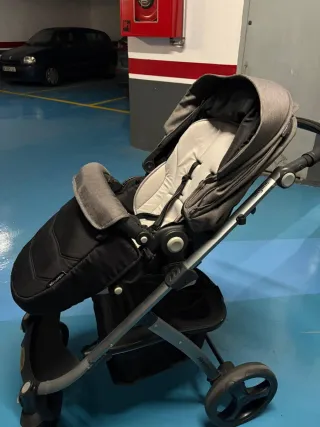 Carrito de bebé con capazo