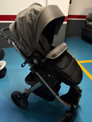 Carrito de bebé con capazo