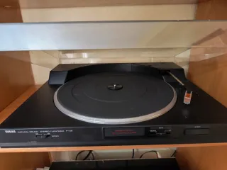 Tocadiscos Yamaha P-09 Negro/Plata