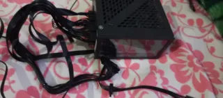 Fuente de Alimentación PC Negra