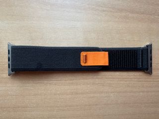 Apple Watch ULTRA 49mm. Black/Gray Trail Loop M/L