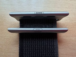 Apple Watch ULTRA 49mm. Black/Gray Trail Loop M/L