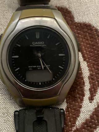 Reloj Casio Illuminator Negro y Rojo