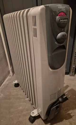 Radiador Aceite DeLonghi 12 Elementos 2500W