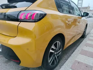 Peugeot 208 2023