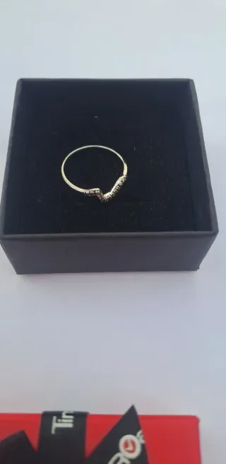 Sortija con circonitas de Plata.