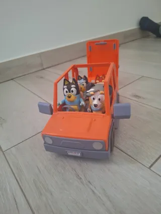 Bluey Coche y Figuras con Surf