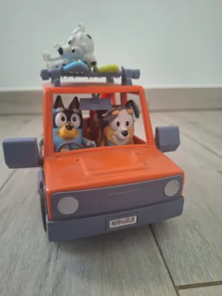 Bluey Coche y Figuras con Surf