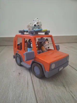 Bluey Coche y Figuras con Surf