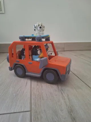 Bluey Coche y Figuras con Surf