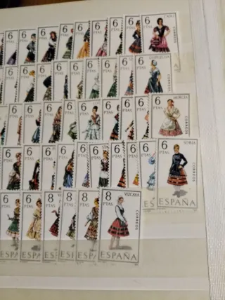 Serie sellos completa trajes regionales