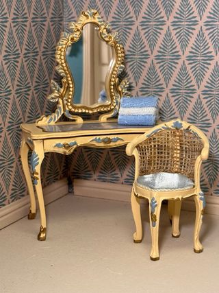 Tocador y silla casa de muñecas