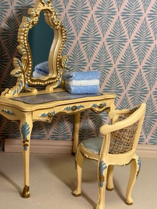 Tocador y silla casa de muñecas