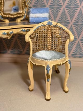 Tocador y silla casa de muñecas