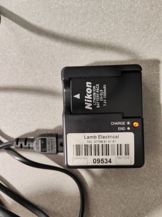 Cámara Nikon D40 con bolso y cargador