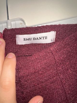 Gonna rossa con bottoni