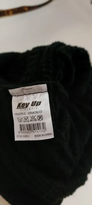 Cappello in lana nero