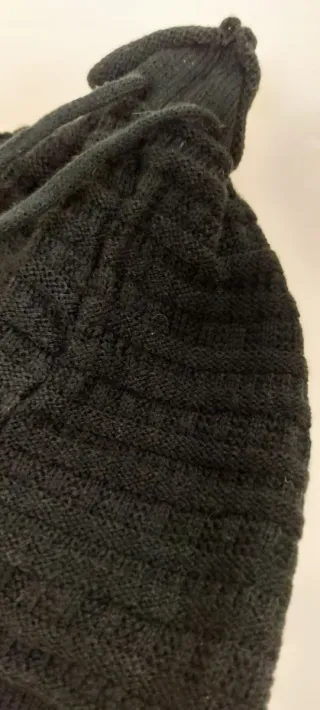 Cappello in lana nero