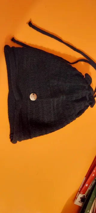 Cappello in lana nero