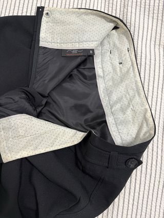 Falda lápiz negra con botones