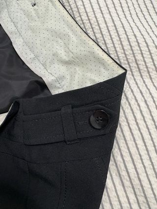 Falda lápiz negra con botones