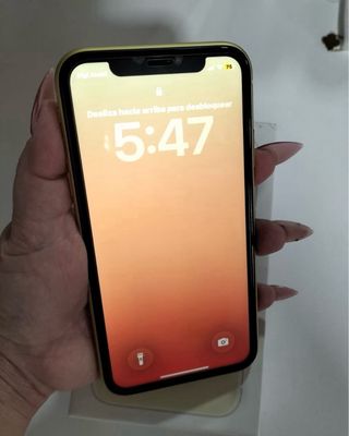 iPhone 11 Amarillo 64GB