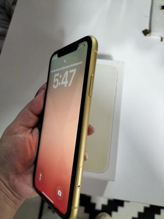 iPhone 11 Amarillo 64GB