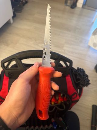 Serrucho Milwaukee Rojo