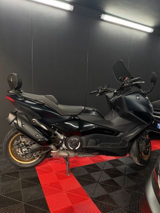 Yamaha Tmax tech max 560