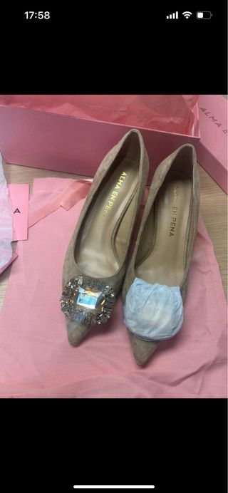 Zapatos tacón joya ALMA EN PENA beige/dorado