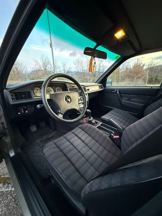 Mercedes-Benz 190E W201