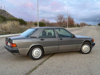 Mercedes-Benz 190E W201