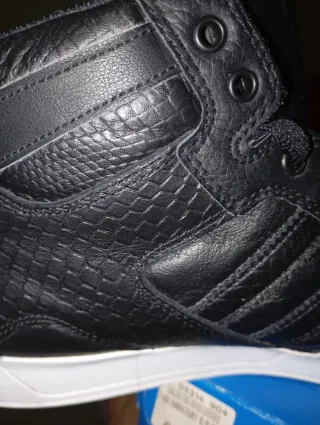 Zapatillas Adidas Altas Negras y Blancas