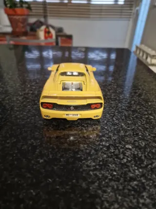 Ferrari F50 Burago 1995 a escala 1:24