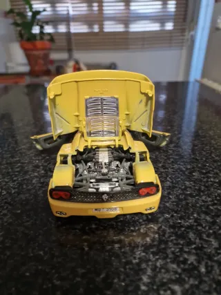 Ferrari F50 Burago 1995 a escala 1:24