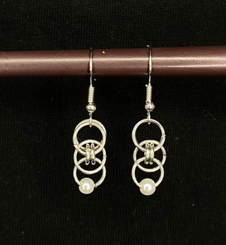 Pendientes artesanales de acero