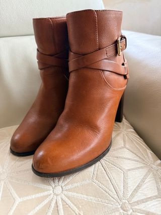 Botines de piel marrón Massimo Dutti