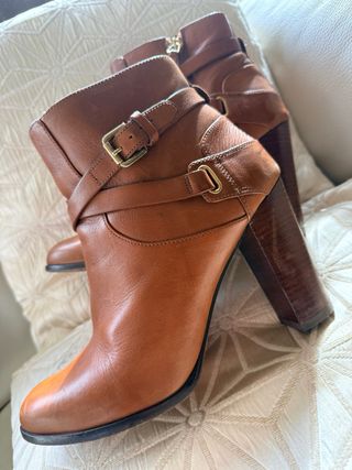Botines de piel marrón Massimo Dutti